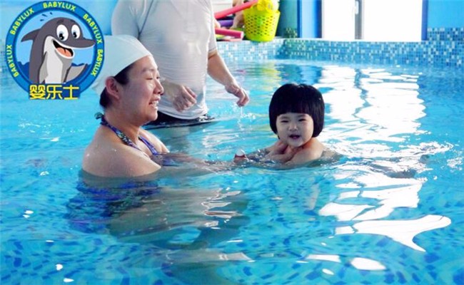 婴乐士亲子游泳加盟