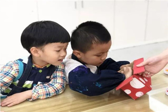 发条橘子少儿美术教育加盟费多少钱？