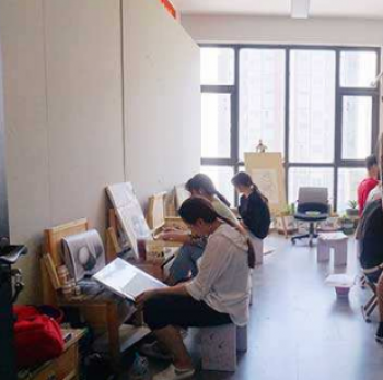 绘画圈美术教育加盟费用多少钱？