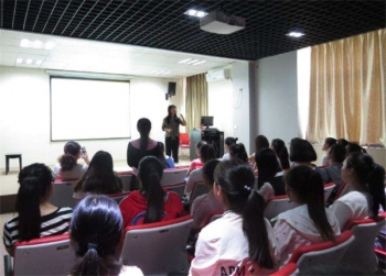 信阳蓝悦幼师培训学校