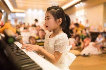时尚宝贝婴儿游泳馆