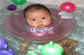 周浦贝优婴儿游泳馆