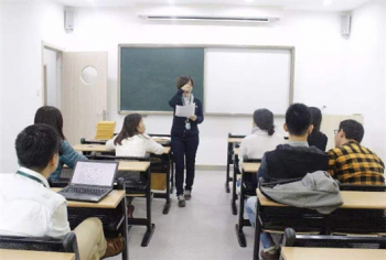 佰思特外语学校