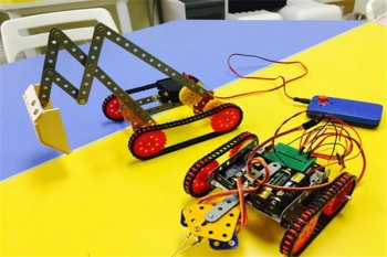 彩虹少年创学院