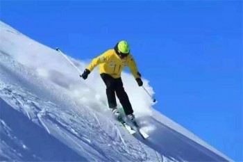 万隆滑雪场