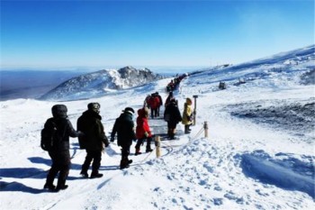 长白山天池雪滑雪场