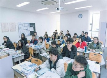 龙腾艺术生文化课培训