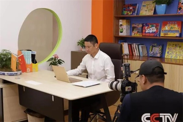 翁亦奇全纳教育加盟费多少钱?
