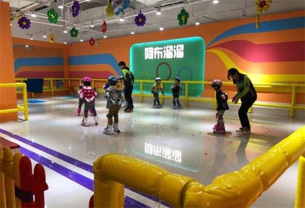 阿布溜溜轮滑加盟费用多少钱?