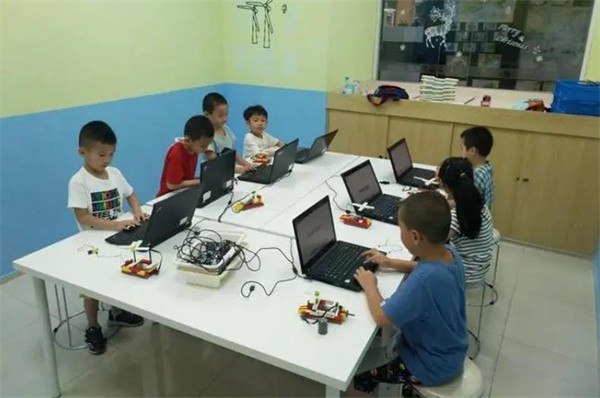 能力橙少儿编程培训加盟费是多少?