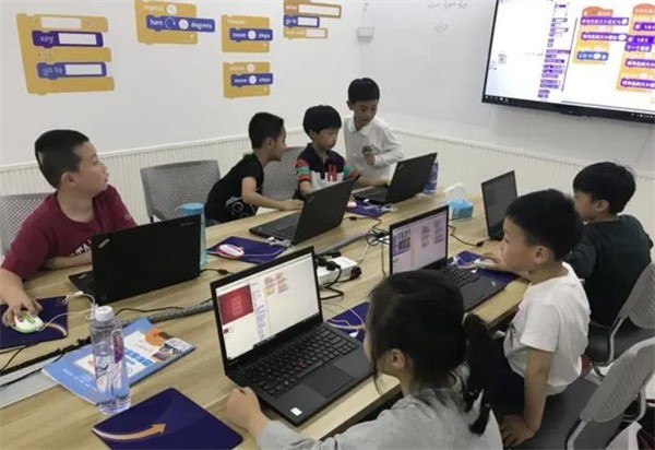 能力橙少儿编程加盟费多少钱?