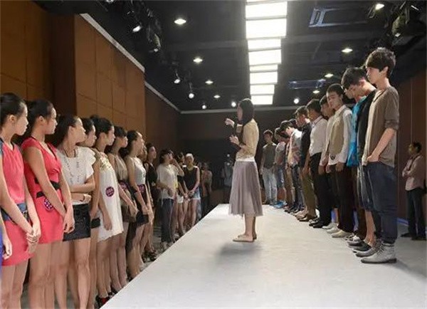 北京新面孔模特学校学费多少？
