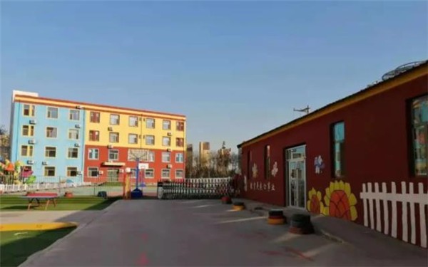 东方金子塔学校怎么加盟？