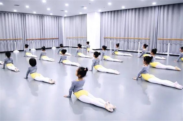 开舞蹈培训班需要什么条件？