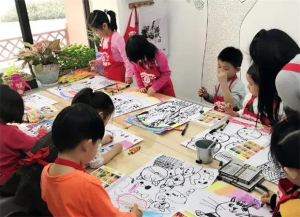 美术教育加盟费多少？