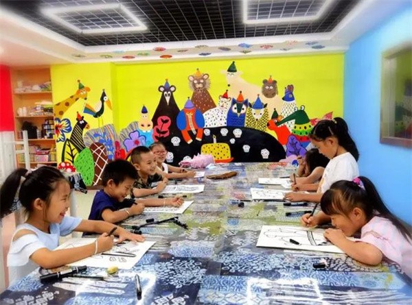 幼儿美术培训班加盟多少钱？