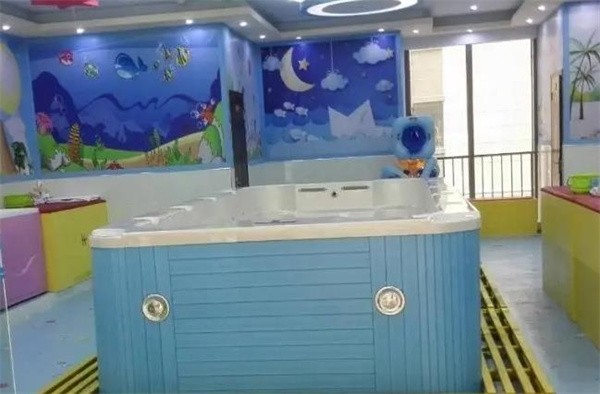犀浦婴儿游泳馆加盟费多少？
