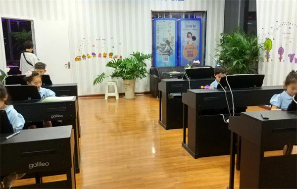 加盟于斯微琴房要多少钱？