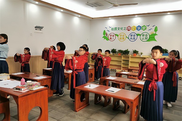 创学堂少儿国学馆加盟条件是什么?加盟电话多少?