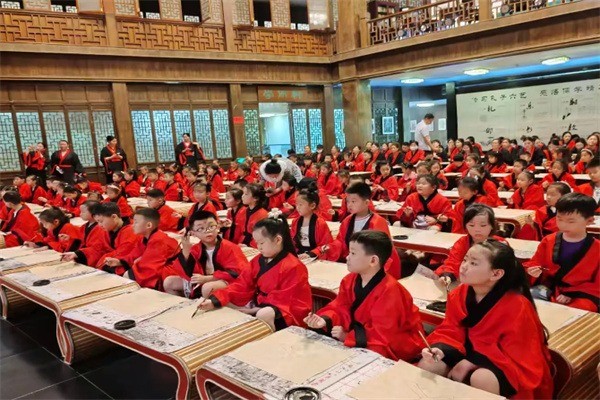 六艺国学馆加盟大概多少钱?加盟条件多不多?