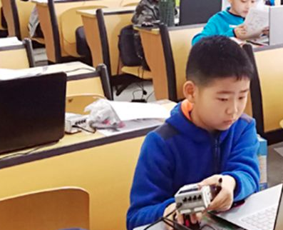 编玩边学少儿编程