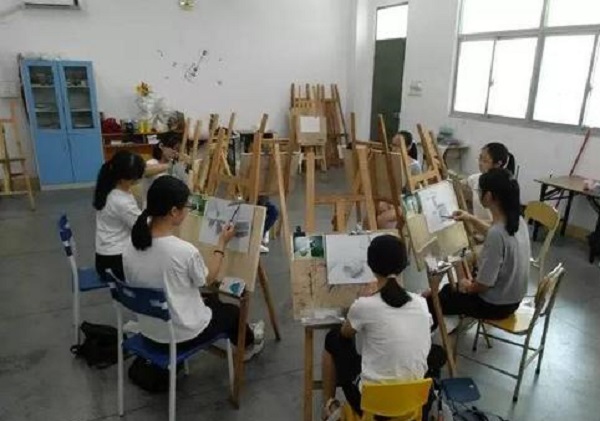 一鸣艺术培训中心加盟