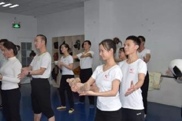 春苗艺术培训加盟