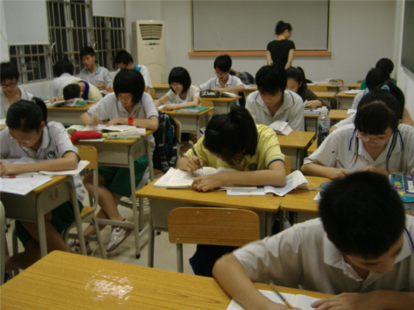 元科中小学辅导班