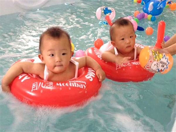 月儿湾婴幼儿游泳馆