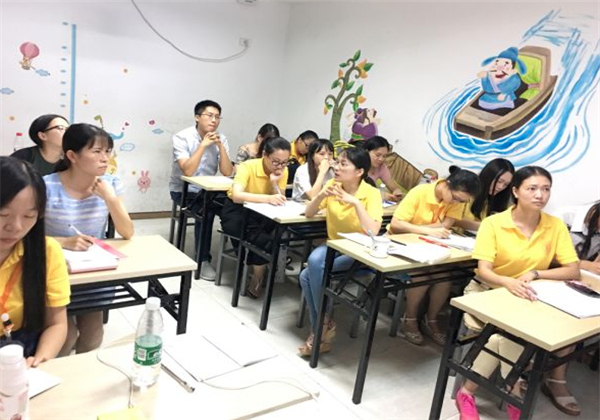 华师妙笔作文