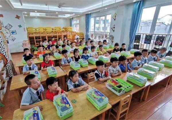 德拉学院STEAM教育