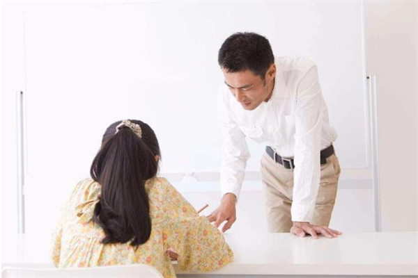 轻轻家教加盟