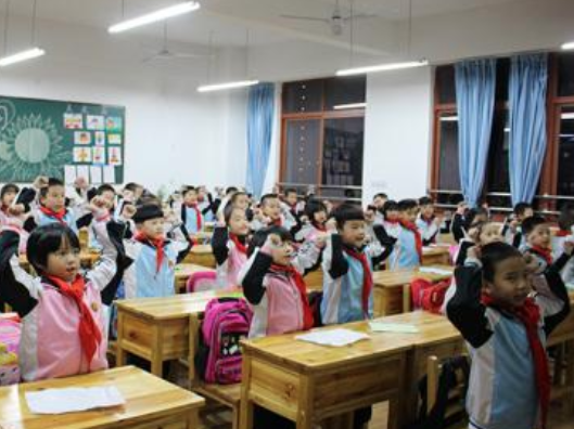 北大公学虫洞英语加盟