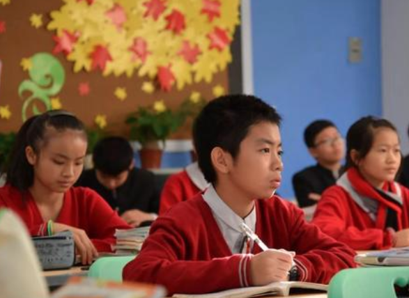 北大公学虫洞英语加盟