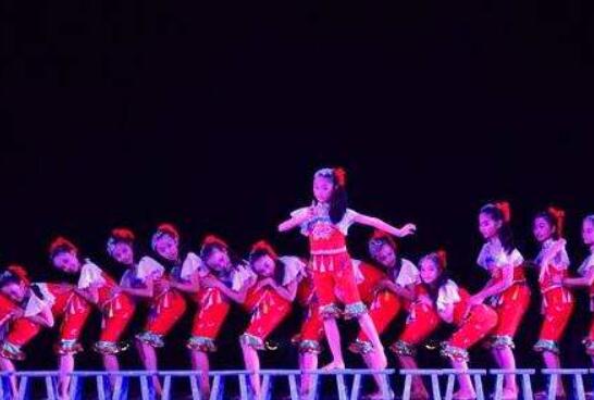 齐舞空间舞蹈教育加盟