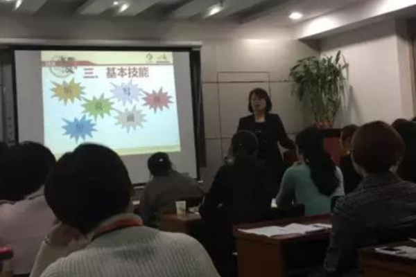 精英现代英语加盟